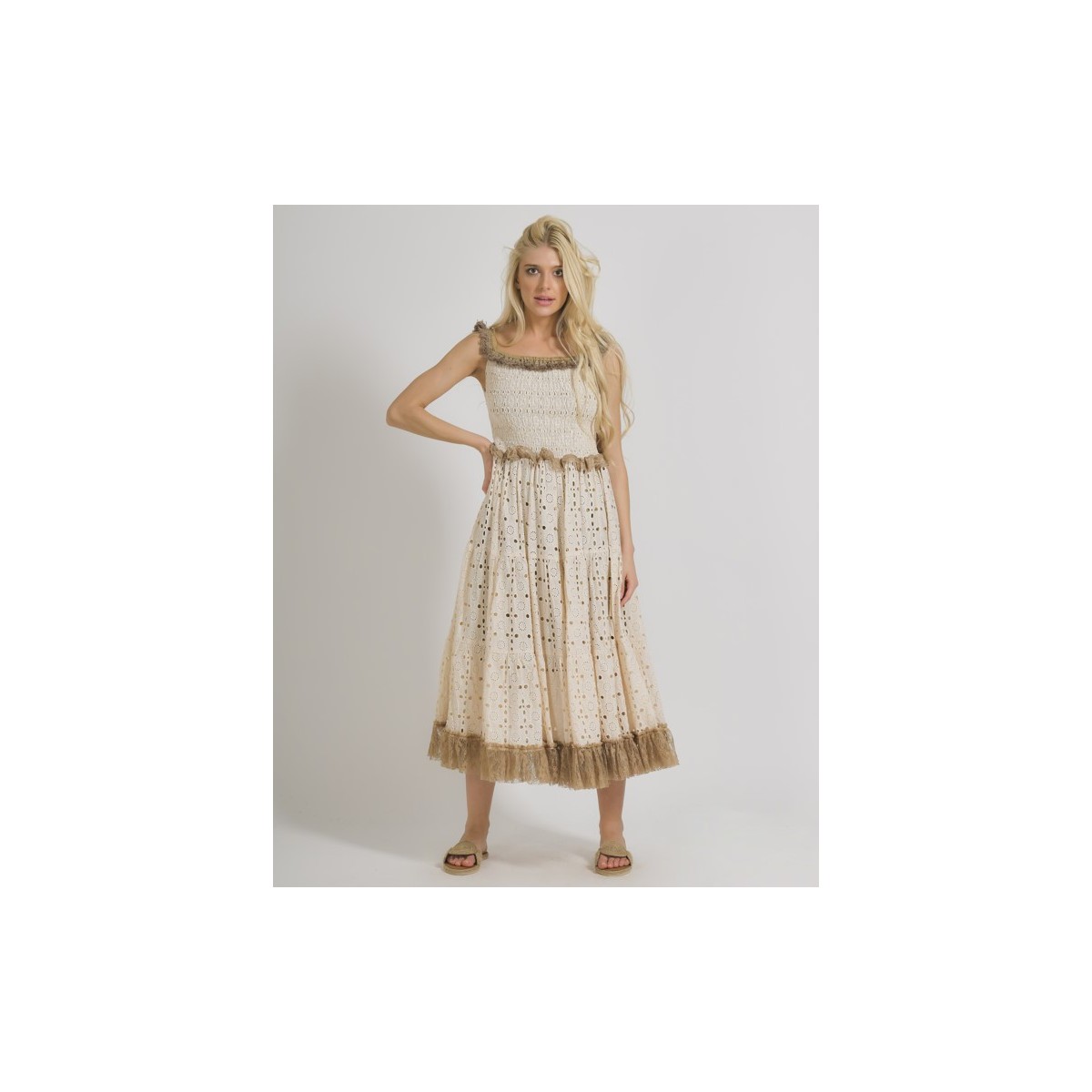 Abito Lungo con Pizzo Colore Beige/Fango.One Size