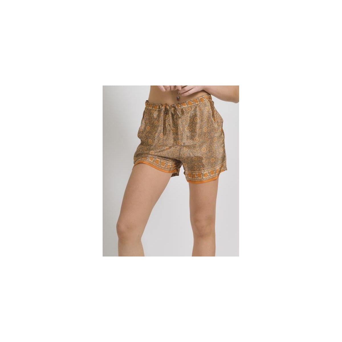 Short Colore Arancio con disegni ( 28%Seta 72%Crepe)