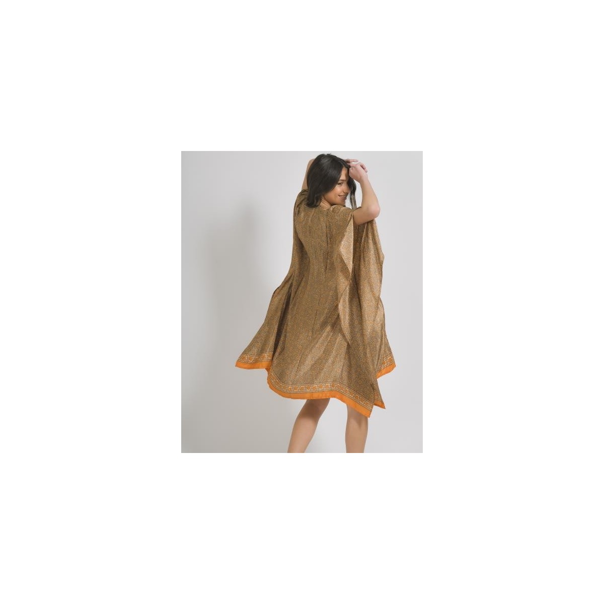 kimono colore Arancio con stampa (28%seta72%Crepe)